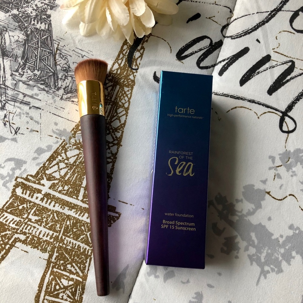 🌟✨TARTE RAINFOREST OF THE SEA FOUNDATION & BRUSH✨